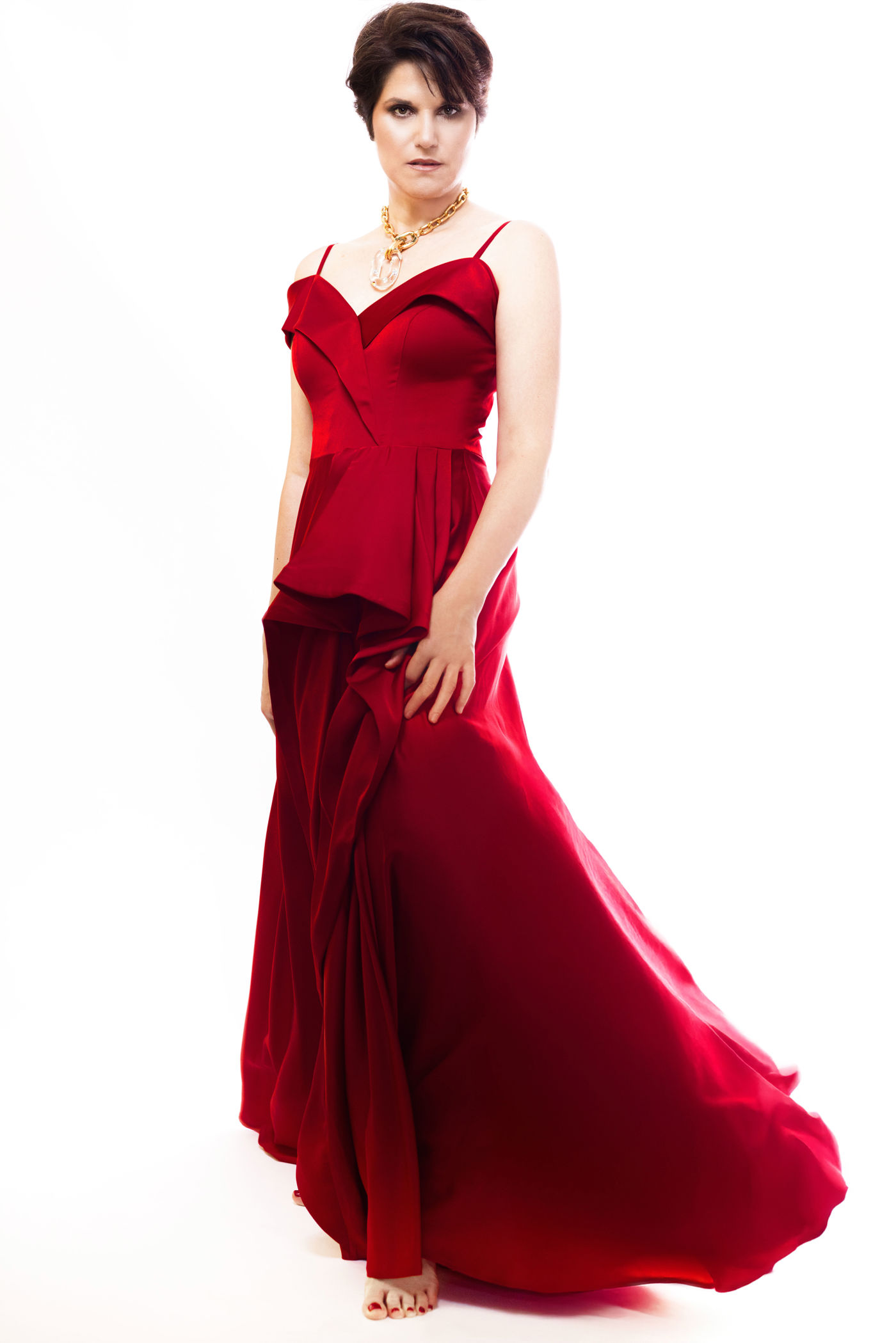 Robe en pieds tête baissée retouchée